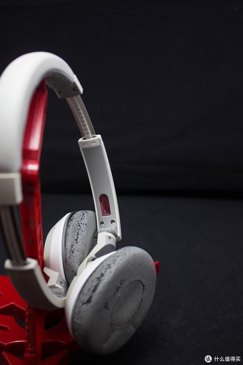 耳朵的享受——那些年我敗過的頭戴式耳機（Bose OE2i 與 Beats 篇）